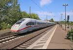 412 011 (Tz 9011) als ICE 881 von Hamburg-Altona nach München Hbf steht im Bahnhof Uelzen auf Gleis 101.
[7.8.2018 | 14:17 Uhr]