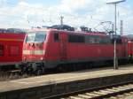 111 031 mit grnem Akzent am 25.05.2010 in Ulm HBF