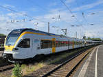 Der Triebzug ET 7.14 der Eurobahn ist hier Anfang Juni 2020 bei der Einfahrt in Wanne-Eickel zu sehen.