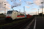 186 503 der Railpool, angemietet von der DB Cargo beförderte am Abend des 10.7.2020 neue Autotransportwagen durch den Bahnhof von Wanne-Eickel
