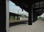 Wanne-Eickeler Impressionen IV: Weitblick (Bahnsteig 7/8 am 20.04.2011 mit einfahrendem  Flirt  im Hintergrund)
