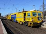 DGU mit kombinierter Gleis- u. Weichenstopfmaschine vom Typ Plasser&Theurer 09-475-4S (Ausgeliefert im Februar 2011) und einem Schotterpflug, durchfuhr beim besten Wetter Witten Hbf. 19.03.2011.