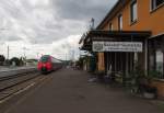 Am Bahnsteig 1 in Wittlich Hbf wartete am 10.07.2012 DB 442 203 als RB 12324 auf die Ausfahrt nach Perl.