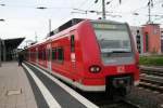 425 801-8 als Zugteil der RB44 nach Mannheim Friedrichsfeld bzw. Worms Hbf am 22.05.13 bei der Teilung in seinem Bestimmungsbahnhof. (Worms Hbf)