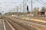 Baubereich im Bahnhof Wünsdorf-Waldstadt am 13. April 2022 gesehen vom Gleis 1 in Richtung Zossen.