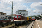 232 223 der DGT durchfährt zum Aufnahmezeitpunkt den Würzburger Hbf.
Aufnahmedatum: 04.08.2009