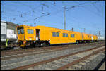 Der Robel Mobile Maintrance Train MMT 800 für MTR Hongkong am 07.03.2026 im Hauptbahnhof von Würzburg.