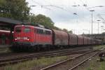 Aus richtung Bremen kommend fuhr die 140 590-1 am 14.09.2009 auf Gleis 2 mit einem geschlossenen Gterzug,durch den Wunstorfer Bahnhof,in Richtung Seelze.