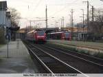 RE Richtung Bremen und S2 Richtung Hannover begegnen sich in Wunstorf, am 02.12.06.