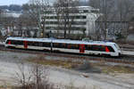 Der Triebzug VT 12 12 03 ist hier Mitte März 2021 bei der Weiterfahrt in Wuppertal-Unterbarmen zu sehen.