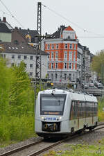 Ende April 2022 war der Dieseltriebzug VT 12 12 01 in Wuppertal-Barmen unterwegs.