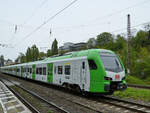 Der Elektrotriebzug 3429 015 ist hier Ende April 2022 bei der Weiterfahrt in Wuppertal-Barmen zu sehen.