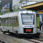 Den Dieseltriebzug VT 12 12 06 habe ich hier Ende April 2022 beim Halt in Wuppertal-Barmen abgelichtet.