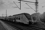 Mitte August 2023 war in Wuppertal-Unterbarmen der National Express-Elektrotriebzug 158 bei der Durchfahrt zu sehen.