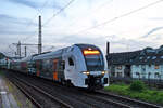 Der RRX Triebzug 462 018 ist als RE4 nach Dortmund unterwegs, so gesehen Mitte August 2023 in Wuppertal-Unterbarmen.