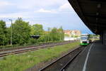 Der Bahnsteig 8 und einge G�tergleise, am 15.05.2026 in Zeitz.