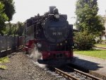 99 731 wartet am 08.08.2011 in Zittau auf Abfahrt nach Oybin.