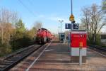 294 738-0 und eine Br 360 (geschleppt) mit der bergabe vom VW-Werk in Mosel nach Zwickau durch Zwickau Plbitz. Ein freundlichen Gru an den Tf.28.04.2012 