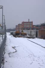 Nicht nur stillgelegt, sondern dem Erdboden gleich gemacht, ist der alte Haltepunkt
Dresden Pieschen, aufgenommen vom nördlichen Interimsbahnsteig Dresden Pieschen an der Linie S1. 24.01.2014 12:32 Uhr. 