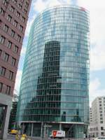 Der DB-Tower in Berlin am Potsdamer Platz am 03. Juni 2015.