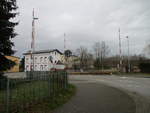 Dieser Bahnübergang liegt am Bahnhof Parchim.Aufgenommen am 22.Februar 2020.