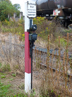 Am Rande des alten Güterbahnhofes Nordhausen gibt es diese mittlerweile überflüssige Einrichtung mit der der Rangierer das Rotlicht für den Bahnübergang manuell aulöst.