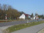Bahnübergang beim Ort Hammelspring,an der Strecke Löwenberg-Templin,am 16.April 2019.