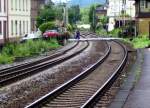 Der Bahnbergang direkt an den Bahnhof in Richtung Koblenz anschlieend, am 24.07.2007 in Assmanshausen.