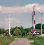 BÜ Grinkenswell in Nienberge=Häger um 2008. (Strecke: Münster - Gronau - Enschede/NL)
Im Jahre 2009 wurde er mit Aufschaltung des ESTW Coesfeld durch Halbschranken ersetzt.