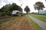 Gerade passiert VT 578 der NWB mit einem unbekannten Bruder am Bahnbergang Klner Strae am Sonntag den 19. September 2010 in Nieukerk,auf dem Weg nach Geldern