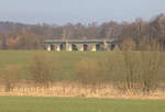 Das Putzkauer Viadukt sonnt sich in der Januarsonne.