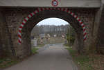 Tunnelblick auf einen BÜ Nähe Nossen.24.03.2019  11:29 Uhr, Nähe Klosterpark Zella