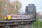 HLB Coradia Continental ET155 (1440 164-0) am 13.04.19 in Frankfurt am Main Oberrad auf der Deutscherrnbrücke von einer Brücke aus fotografiert per Tele Zoom