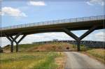 Bahnbild ohne Bahn und Schienen -     Diese Brücke wurde schon vorsorglich für das Bahnprojekt Stuttgart 21 bzw.