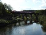 EISENBAHNBRÜCKE ROSBACH/SIEG MIT S-BAHN-ZUG AU-KÖLN  Während die RSX-Züge hier durchrauschen,ist der Haltepunkt kurz hinter der Siegbrücke  immerhin Haltepunkt der