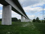 Die Stützpfeiler von der Ilmtalbrücke bei Gehren am 27.Mai 2020.