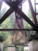 Die Fuchsbrunnenbrcke(63,10m lang, 16,74m hoch, gebaut von Klnne Dortmund 1899) von unten gesehen.