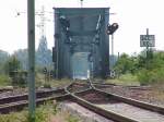 Die Kehler Rheinbrcke von 1956, die bis 2010 durch eine neue, zweigleisige Brcke ersetzt werden soll.