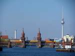 Nocheinmal die Oberbaumbrcke mit einem Zug der U1.