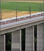 IC auf Brücke -     Impression  der Enztalbrücke bei Enzweihingen.