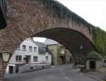 Mitten in Bruttig-Fankel steht die grte  Soda-Brcke  der geplanten Strecke (Koblenz -) Treis - Karden - Bullay (Rechte Moselstrecke), DB-Streckennummer 3113, diese Bogenbrcke (Hhe 10 m, Breite 8