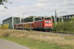 S 39624 (S2 Altdorf-Roth) fhrt gerade ber die Brcke des Main-Donau-Kanals und wird gleich am Haltepunkt Nrnberg-Eibach halten.