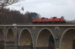 261 045-9 und 261 060-8 überqueren das Viadukt über den Bahrebach bei Chemnitz Borna.Fahrtrichtung Wittgensdorf.19.03.2016 13:17 Uhr. Optimaler  Fotostandoert: ein kleiner Parkplatz Wittgensdorfer Str. 