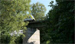 Auf die Blaubrücke - 

... bei Blaubeuren verschwindet ein Coradia Lint-Triebzug in Richtung Ulm hinter einem Baum.

11.09.2025 (M)