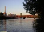 RE 36207 nach Eberbach berquerte am 17.09.2005 im Abendlicht  die Main-Neckar-Brcke in Frankfurt am Main.