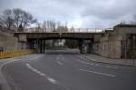 Da die westliche Brcke ber die Rehefelder Strae in Dresden Pieschen schon demotiert ist kann man die alte genietete Brcke mit den Gueisensulen am 02.04.2012 gegen 13:00 Uhr gut  ablichten.