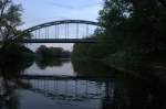 Gerade noch ablichtbar  ist gegen  20:23 Uhr   die Saalebrcke der nur noch fr Kohletransporte Strecke  Merseburg - Profen am 30.04.2012 