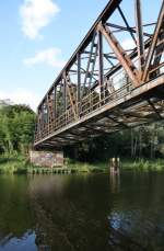 30.9.2012  Strecke Wensickendorf - Liebenwalde. Brcke ber den Finowkanal, Blickrichtung Nord.