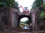 Abbruch einer Eisenbahnbrcke auf der Nebenbahn von Gummersbach nach Marienheide.