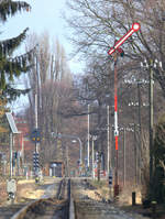 Hp 1 zeigt das Signal, welches den Bahnhof Moritzburg , streckenseitig aus Richtung Dippelsdorf deckt.